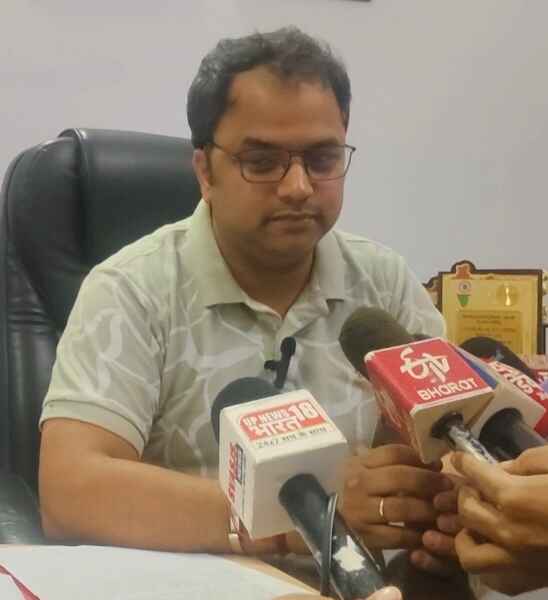 निजी चौपहिया वाहनों से नही वसूला जायेगा प्रवेश शुल्क-ईओ आलोक उनियाल